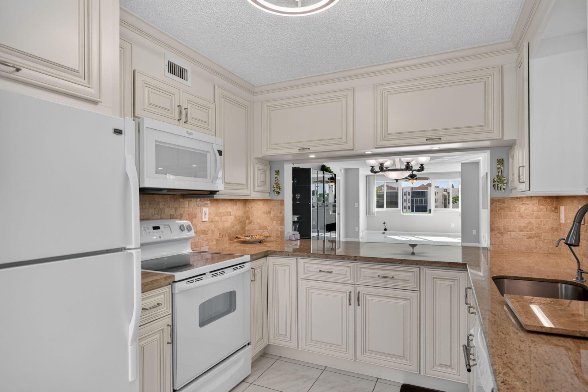 7216 S Devon Drive, Unit 212, Tamarac, FL 33321 Photo
