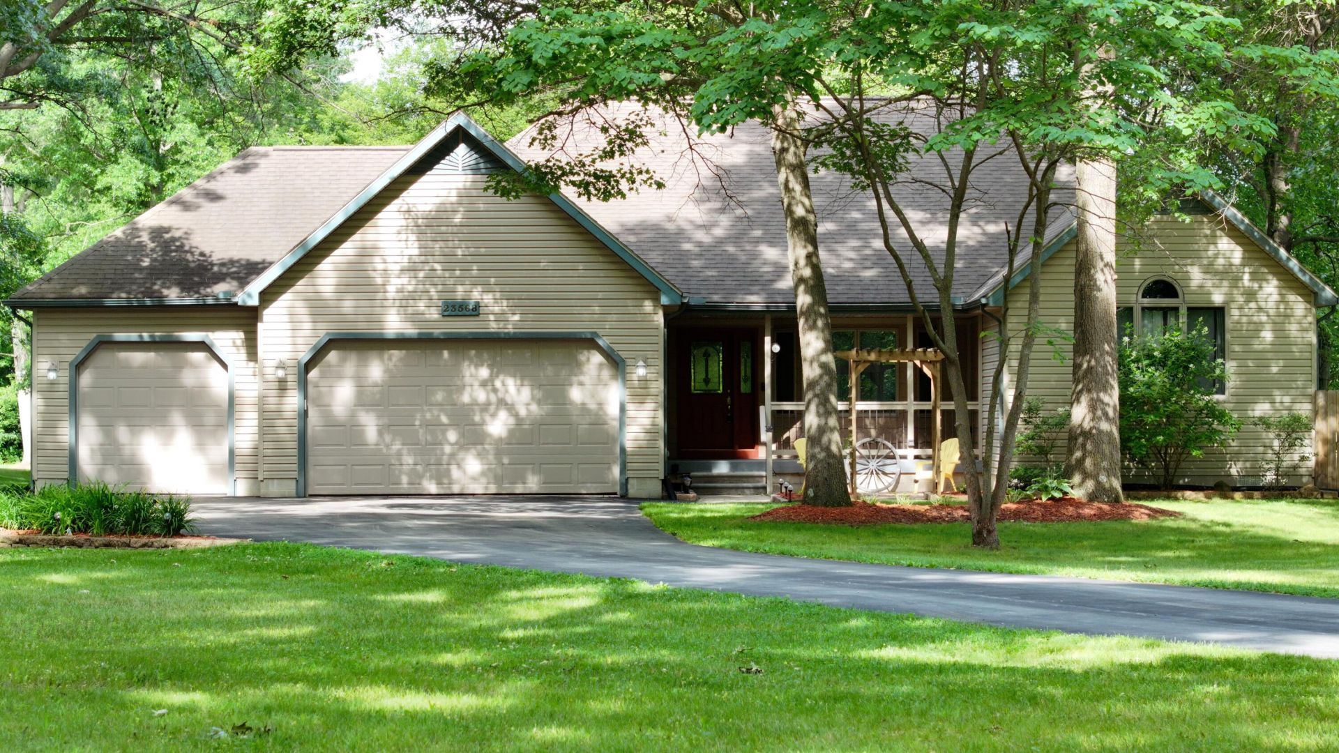 23568 Bohn Road, Belleville, MI 48111 Main Photo