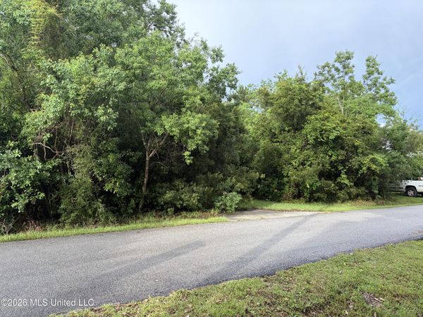 232 Pine Ridge Drive, Waveland, MS 39576