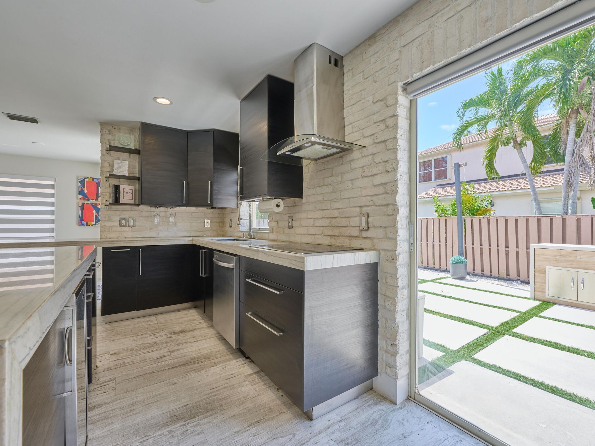 10900 NW 12th Drive, Plantation, FL 33322 Photo