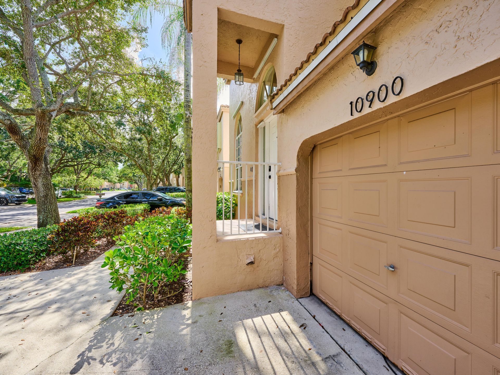 10900 NW 12th Drive, Plantation, FL 33322 Photo