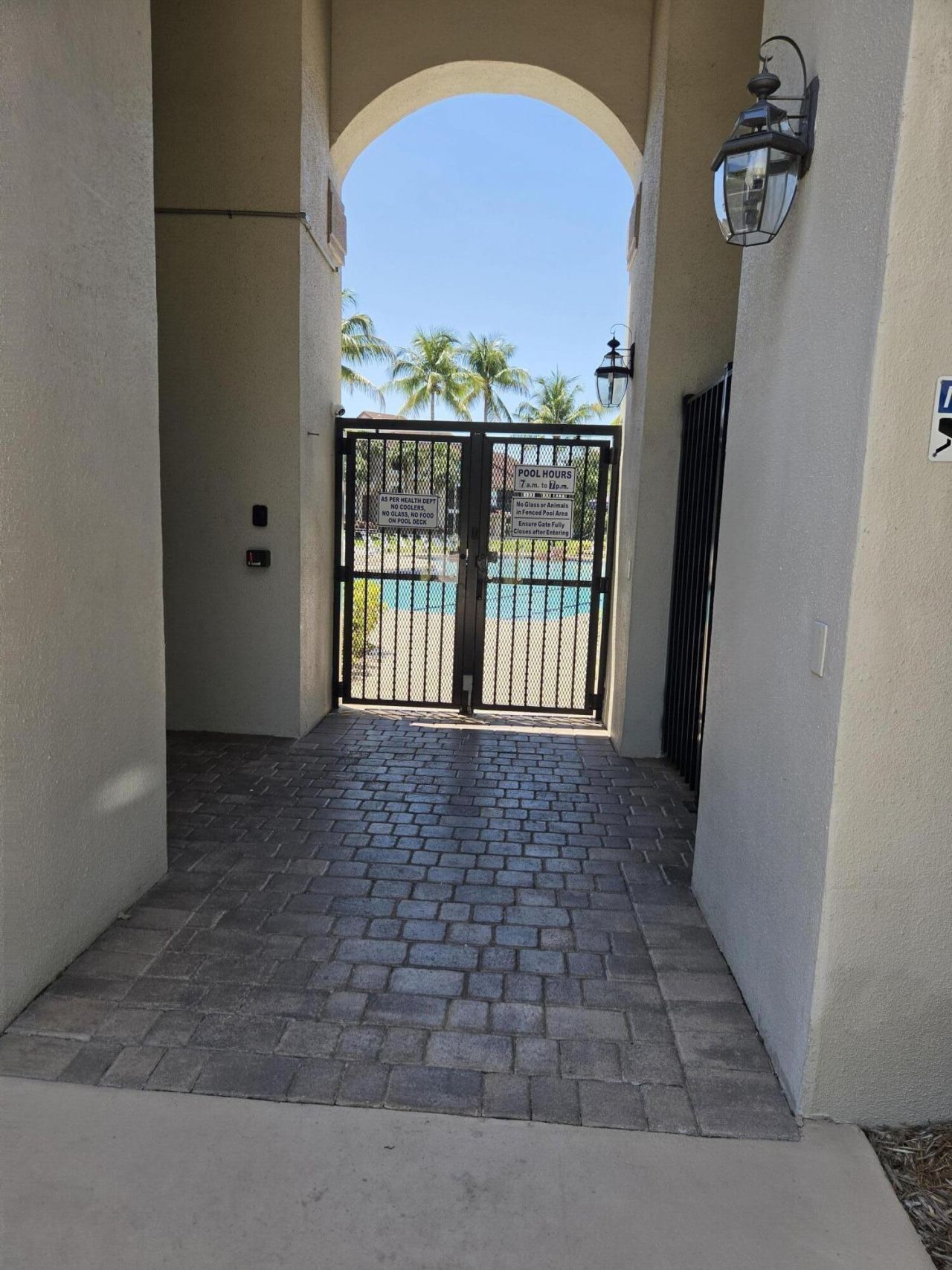 10900 NW 12th Drive, Plantation, FL 33322 Photo