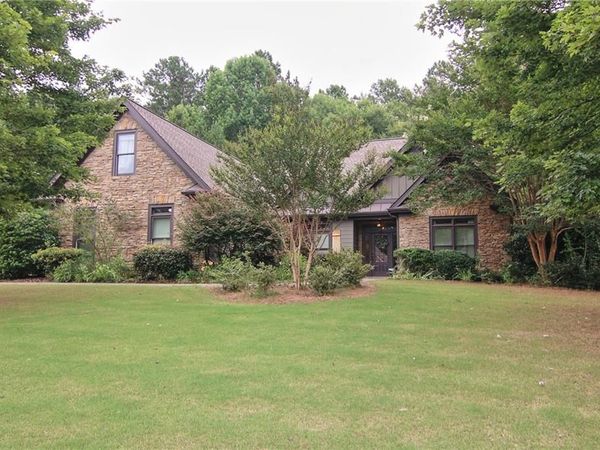 1238 Fairwinds Drive , Loganville, GA 30052
