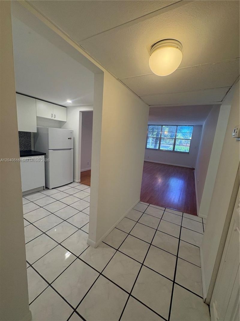 2741 Taft St, Unit 211, Hollywood, FL 33020 Photo