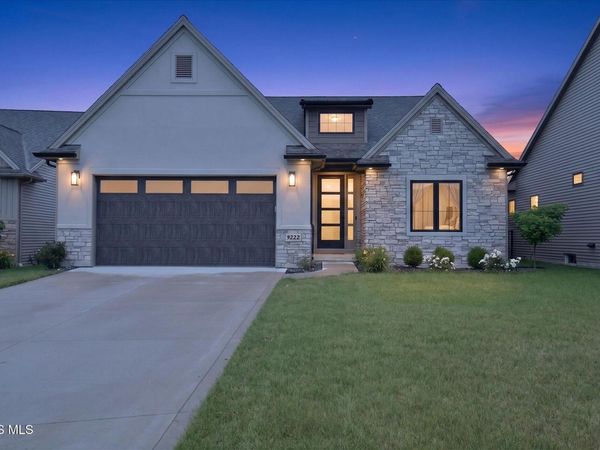 9222 Grande Court, Sylvania, OH 43560