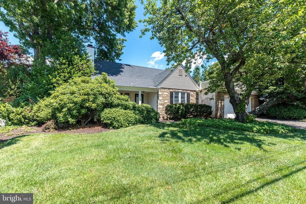 501 E PENN STREET, NEWTOWN, PA 18940