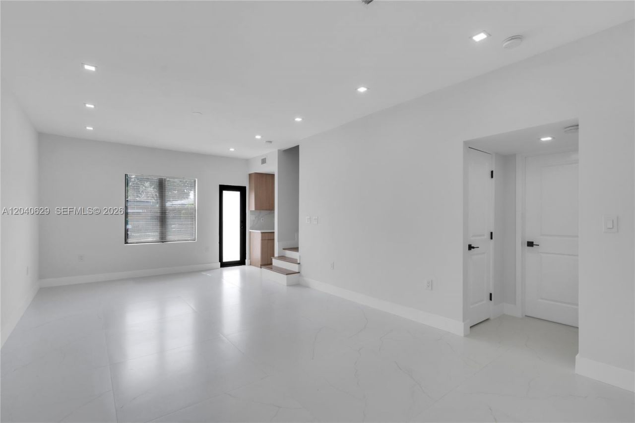 337 W 28th St , Miami Beach, FL 33140 Photo