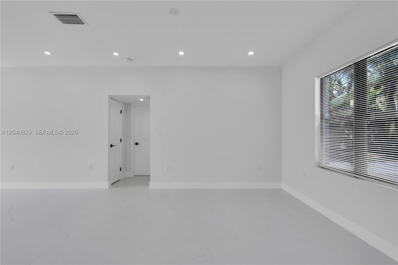 337 W 28th St , Miami Beach, FL 33140 Photo