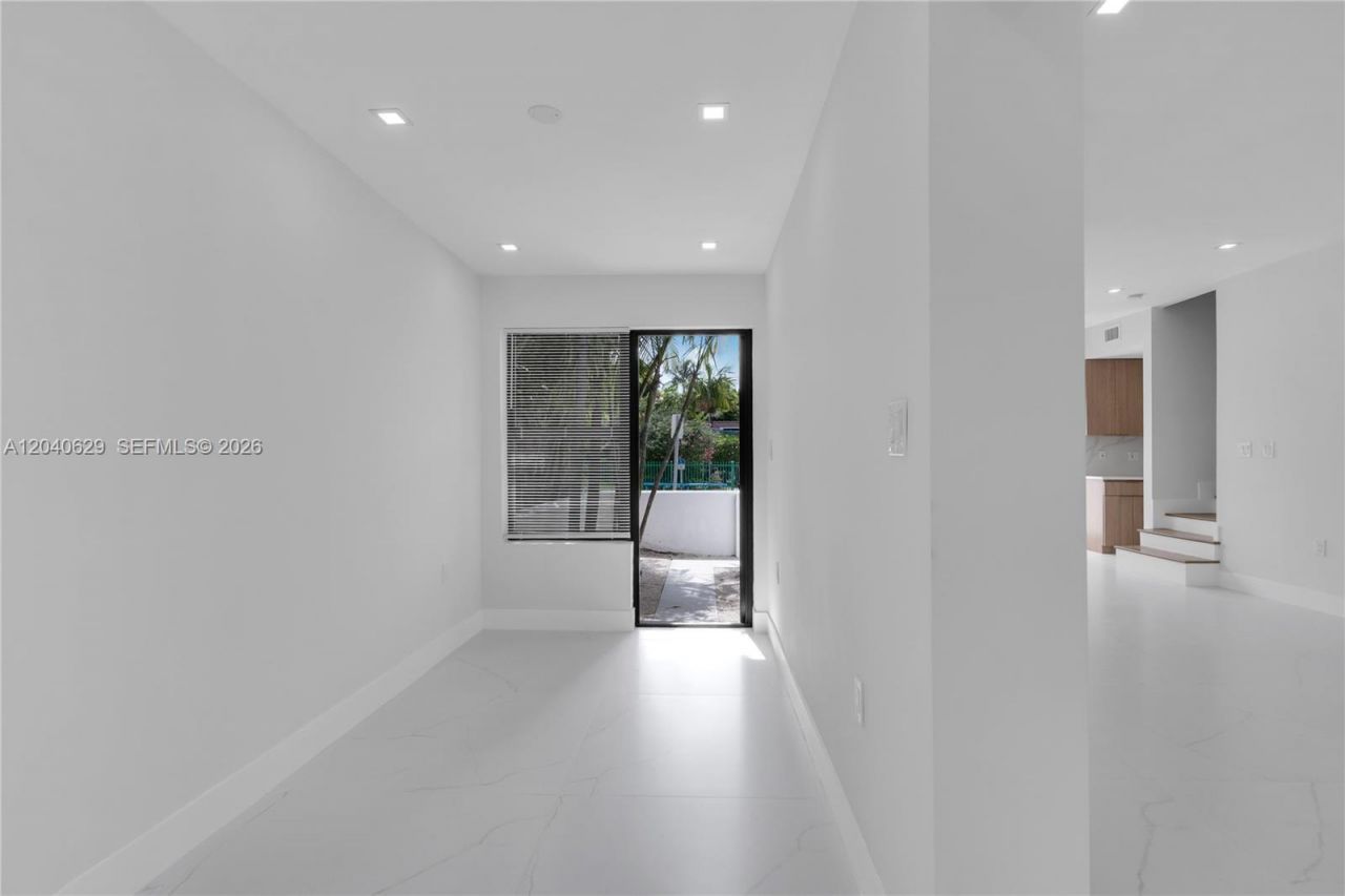 337 W 28th St , Miami Beach, FL 33140 Photo