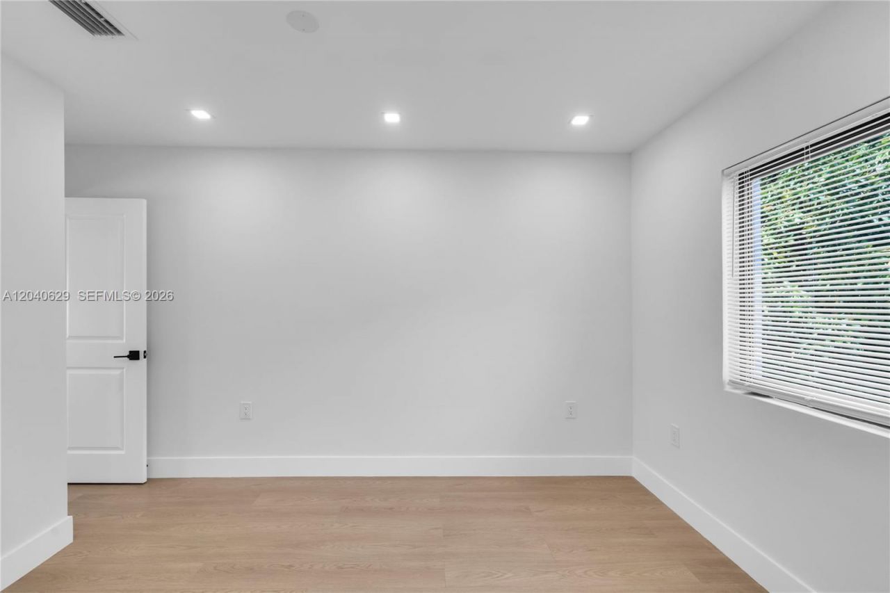 337 W 28th St , Miami Beach, FL 33140 Photo