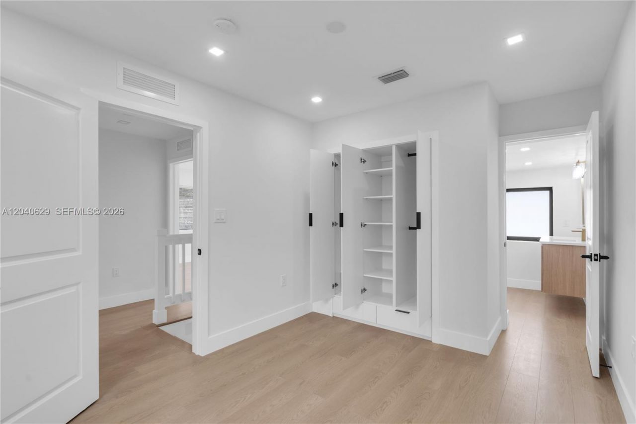 337 W 28th St , Miami Beach, FL 33140 Photo