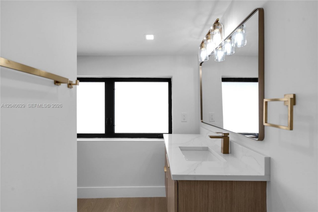 337 W 28th St , Miami Beach, FL 33140 Photo
