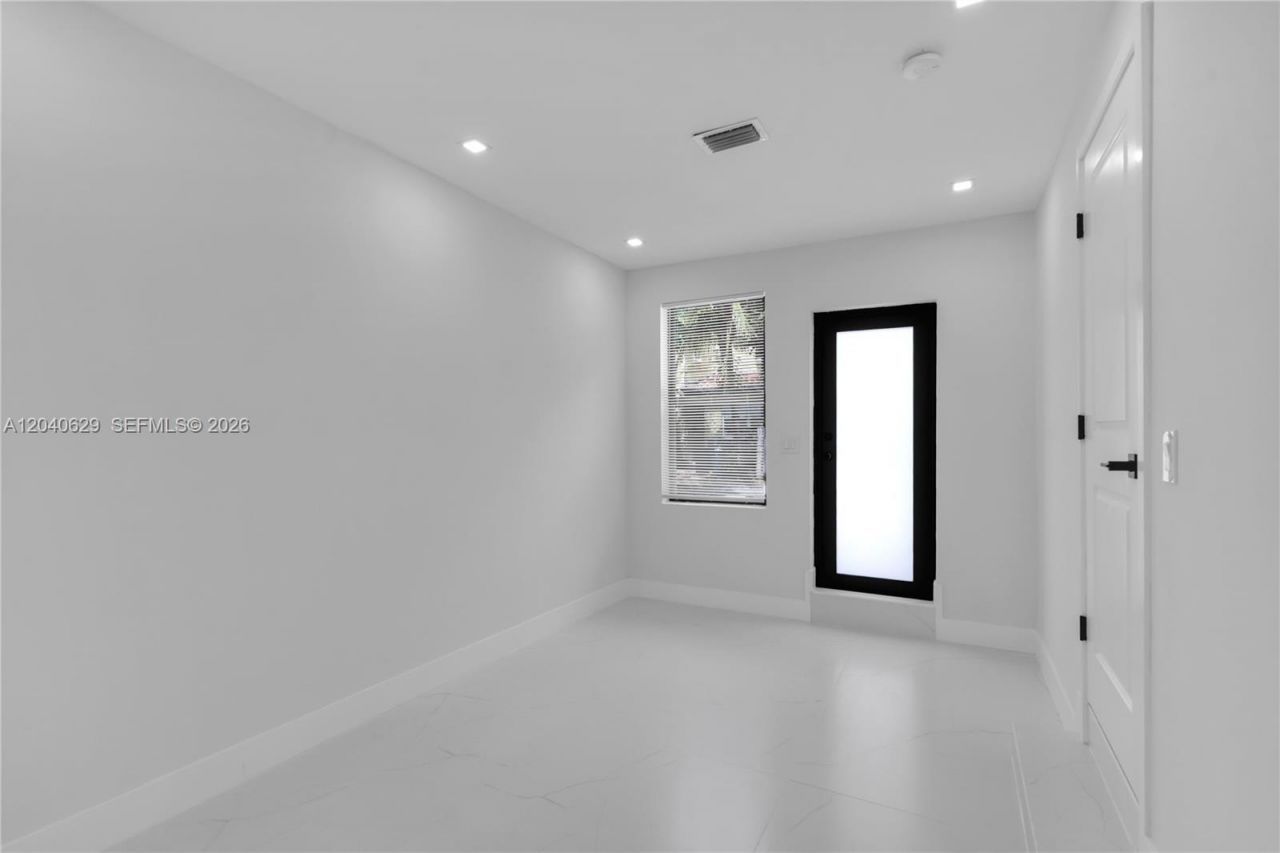337 W 28th St , Miami Beach, FL 33140 Photo