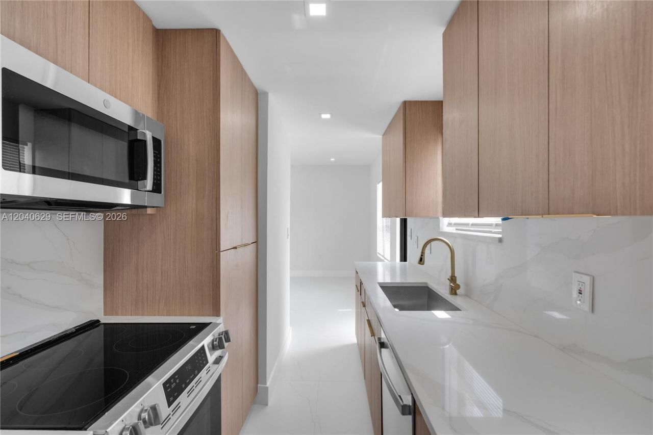 337 W 28th St , Miami Beach, FL 33140 Photo