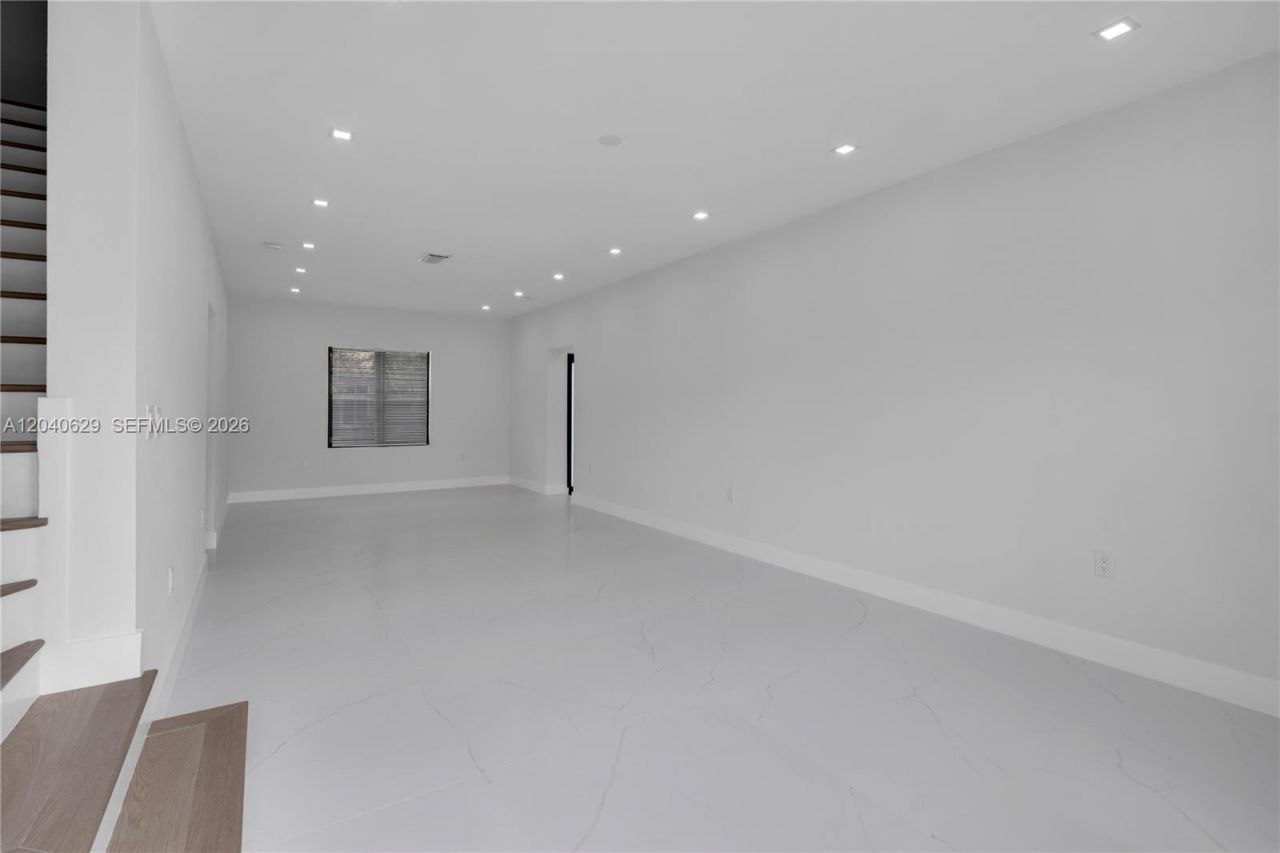337 W 28th St , Miami Beach, FL 33140 Photo