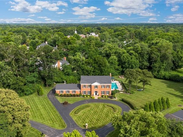 12404 Cedar Moor Drive , Town and Country, MO 63131