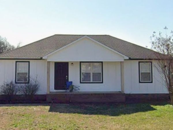 2312 Forrest Fields Dr, Chapel Hill, TN 37034
