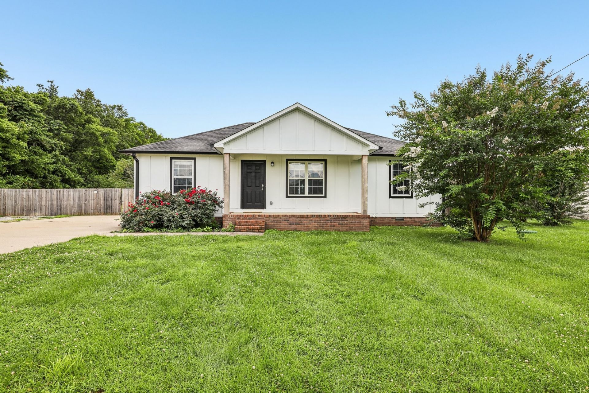 2312 Forrest Fields Dr, Chapel Hill, TN 37034 Main Photo