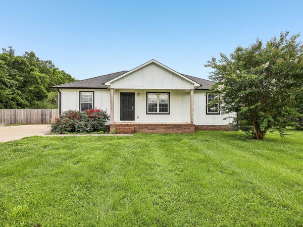 2312 Forrest Fields Dr, Chapel Hill, TN 37034