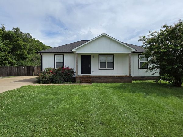 2312 Forrest Fields Dr, Chapel Hill, TN 37034