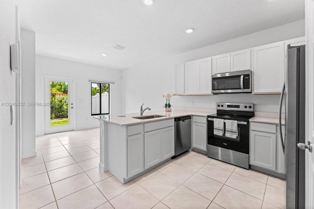 4825 Dillion St, Lake Worth, FL 33463 Photo