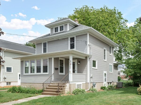 212 James St, Beaver Dam, WI 53916