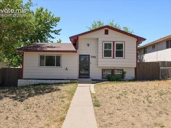 1704 E 19th Street, Pueblo, CO 81001