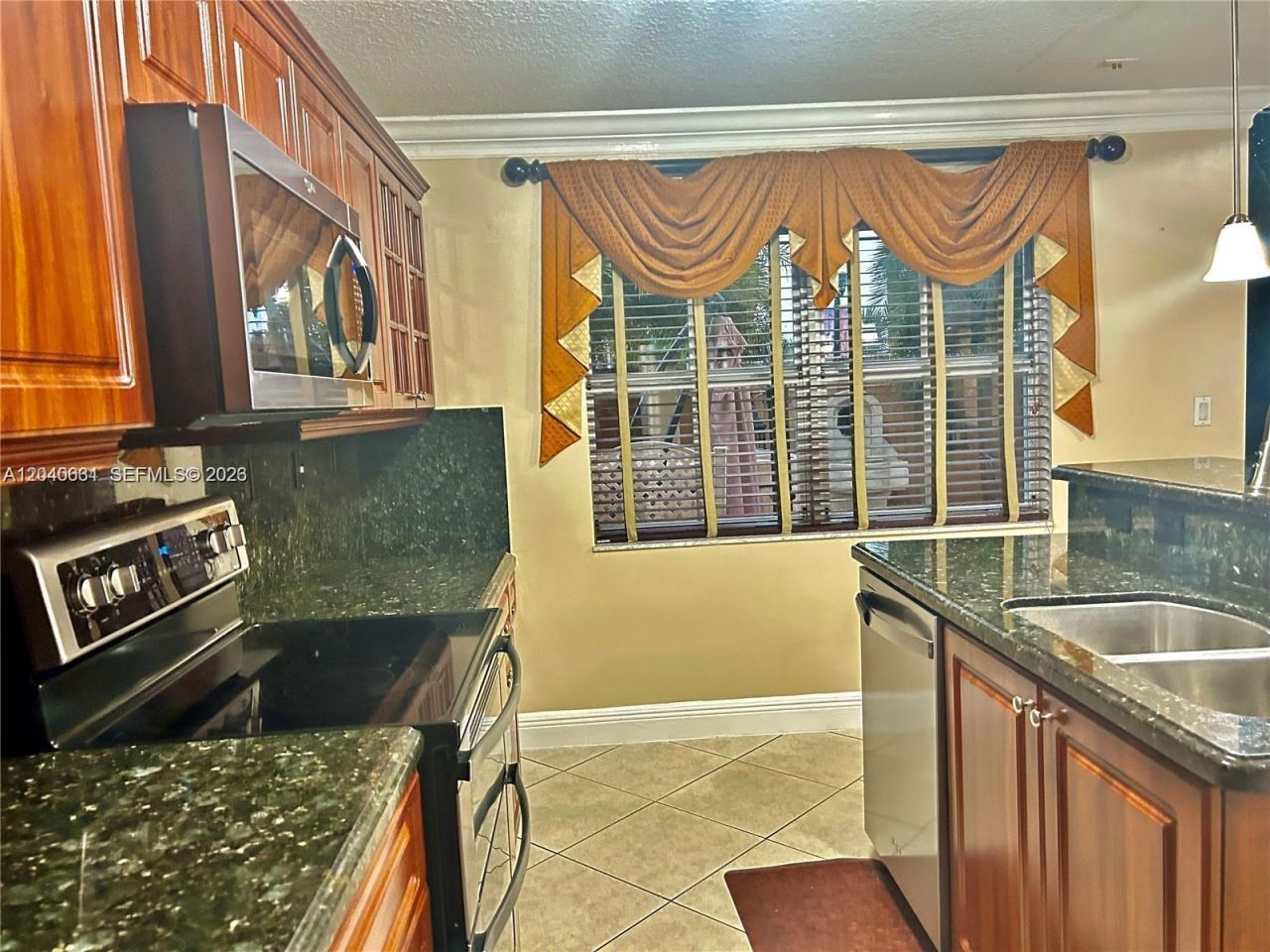 15201 SW 30th Ter, Miami, FL 33185 Photo