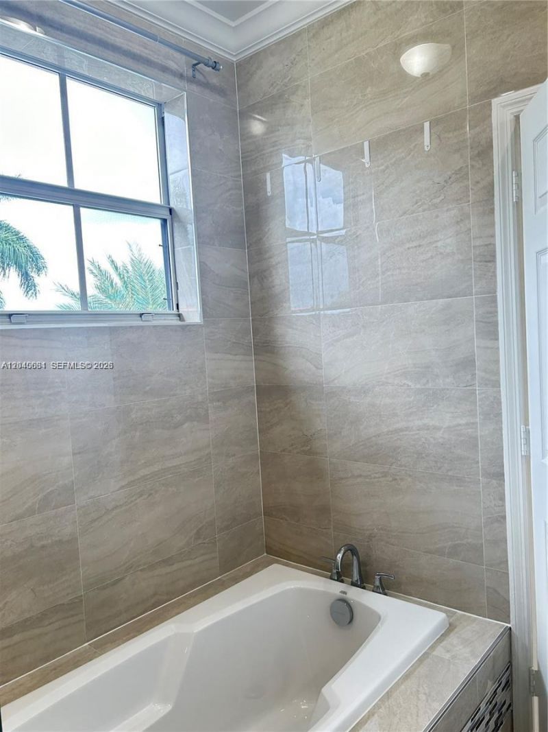 15201 SW 30th Ter, Miami, FL 33185 Photo