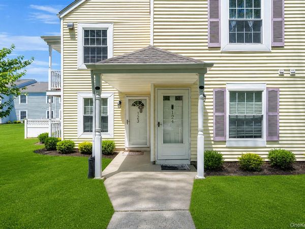 124 Fairview Circle, Middle Island, NY 11953