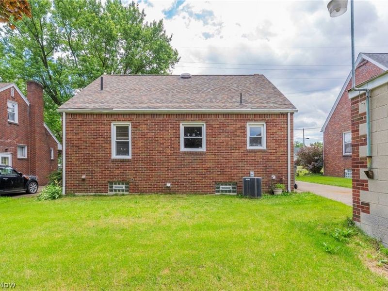 1340 E Boston Avenue, Youngstown, OH 44502 Photo 6