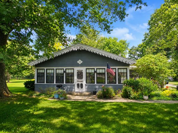 307 W Webster Street , Benton, IL 62812