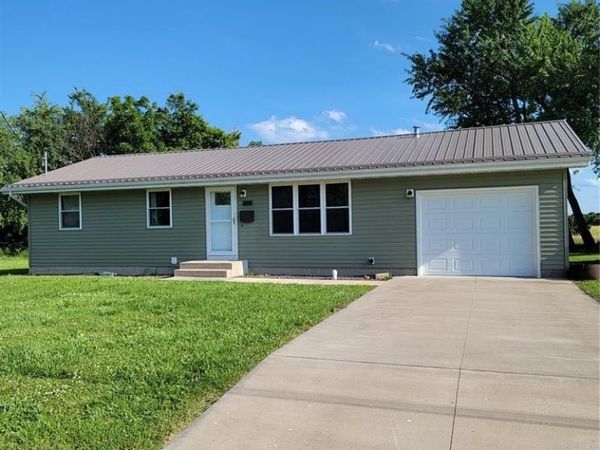 908 W Jackson Avenue, Owensville, MO 65066