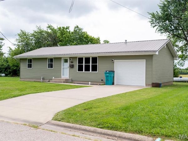 908 W Jackson Avenue, Owensville, MO 65066