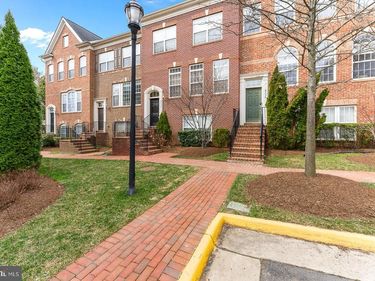 8032 RESERVE WAY , VIENNA, VA 22182