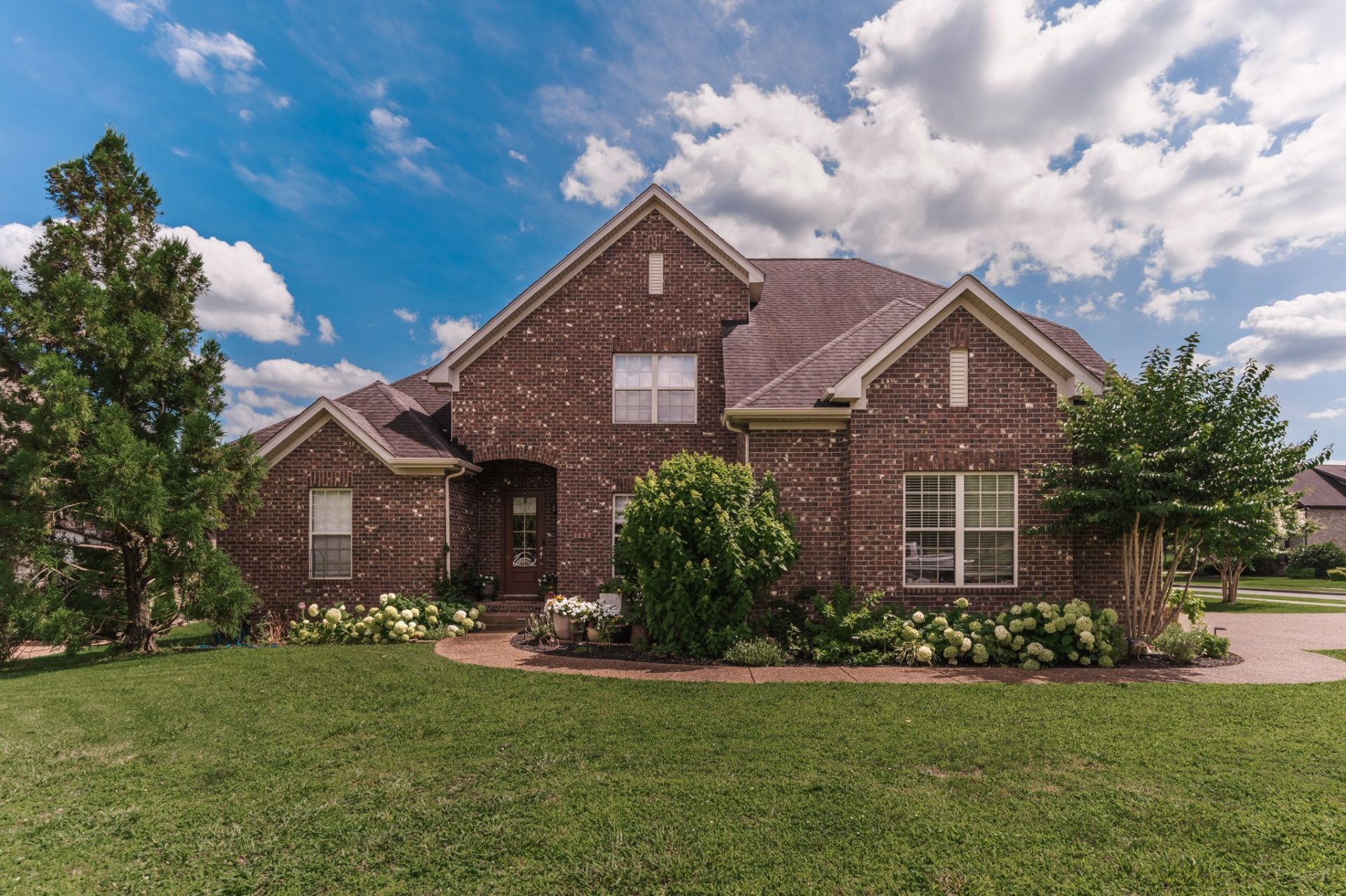 1055 Sierra Gorda Dr, Gallatin, TN 37066 Main Photo