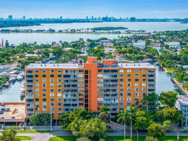 2450 NE 135th St , Unit 1006, North Miami, FL 33181