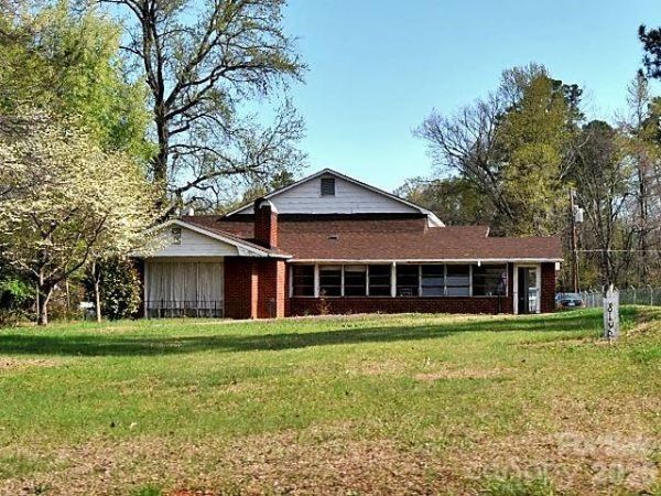 8106 Mount Holly Road , Charlotte, NC 28214