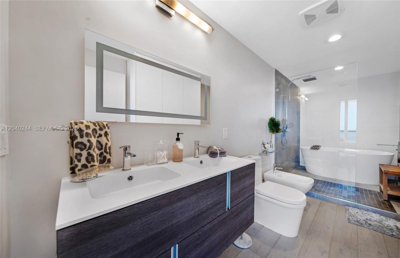 888 Biscayne Blvd, Unit 3907, Miami, FL 33132 Photo