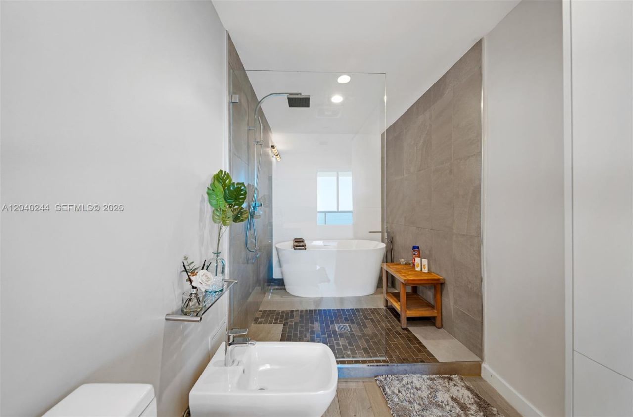 888 Biscayne Blvd, Unit 3907, Miami, FL 33132 Photo