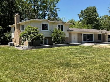 7096 Riverstone Road, West Bloomfield Twp, MI 48322