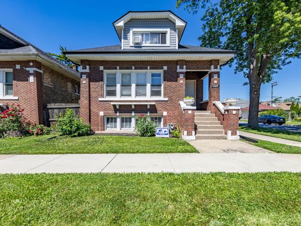 2402 East Avenue , Berwyn, IL 60402