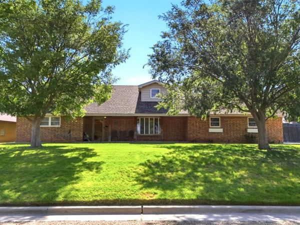 1713 N Crumley Street, Guymon, OK 73942