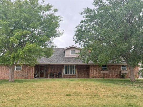 1713 N Crumley Street, Guymon, OK 73942
