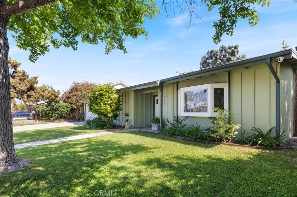 927 Presidio , Costa Mesa, CA 92626 Main Photo