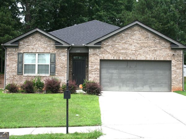 610 Dodson Lake Court, Fairburn, GA 30213