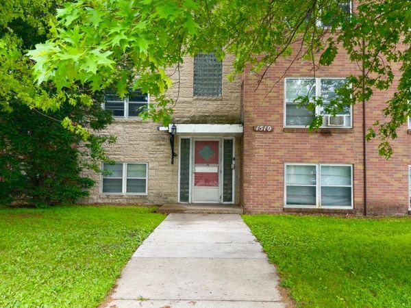 1510 Larpenteur Avenue W, Unit 4, Falcon Heights, MN 55113