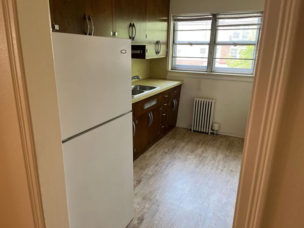 1510 Larpenteur Avenue W, Unit 4, Falcon Heights, MN 55113