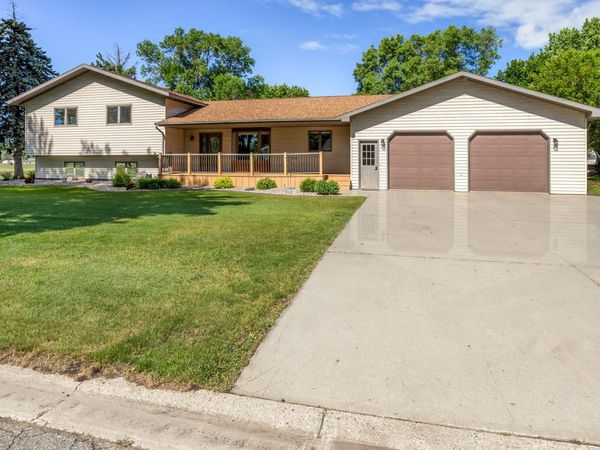 506 5th Street, Wyndmere, ND 58081