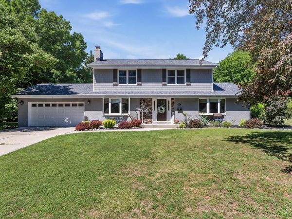 777 Pine DRIVE, West Bend, WI 53095